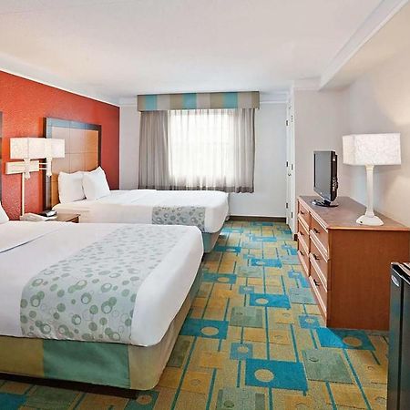 Norwood Inn & Suites Merrillville Bagian luar foto