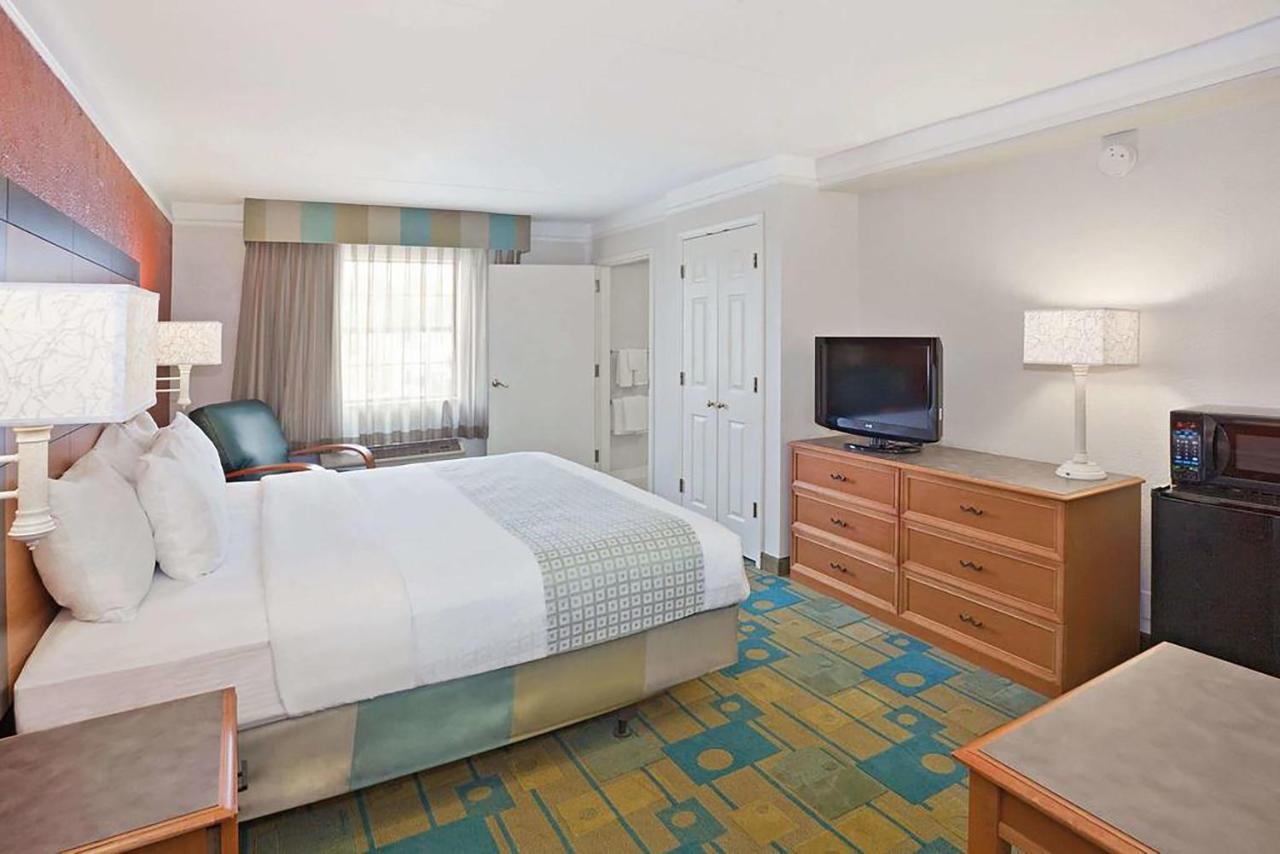 Norwood Inn & Suites Merrillville Bagian luar foto